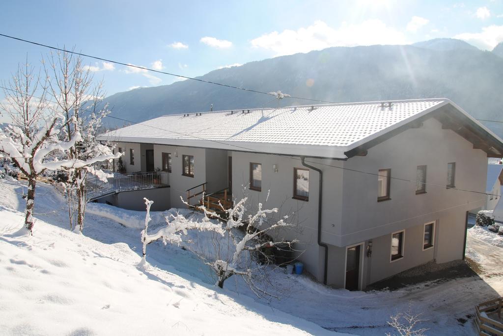 Kronhofer - Apartments & Erlebnis-Imkerei Hermagor-Pressegger See Pokoj fotografie